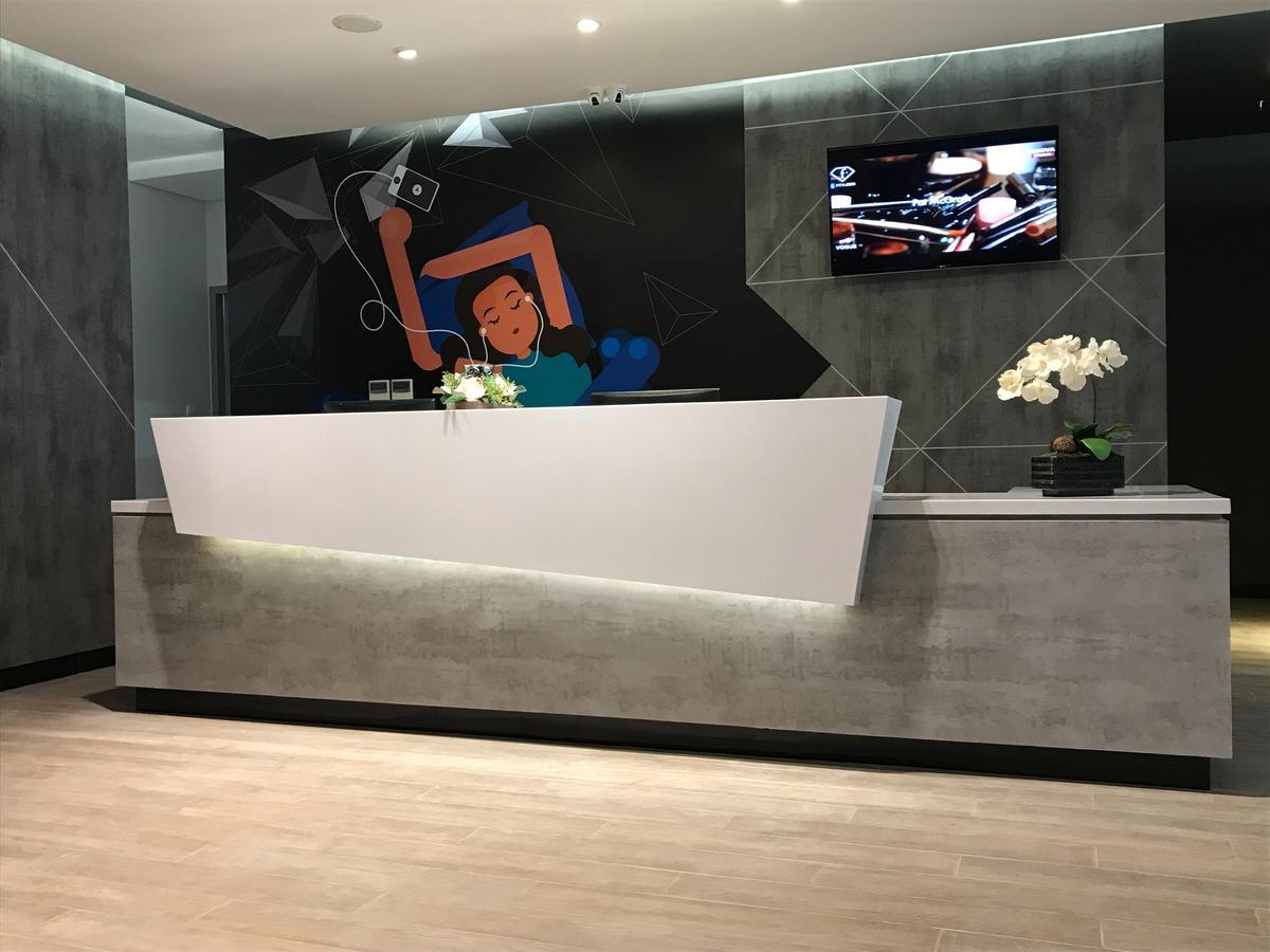 Ibis Budget Surabaya Diponegoro Εξωτερικό φωτογραφία